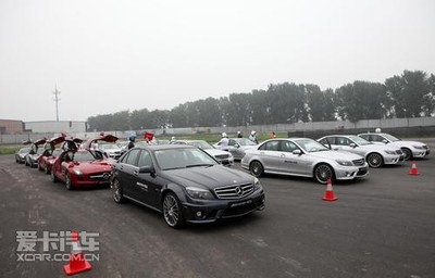 AMG與杜卡迪強(qiáng)強(qiáng)聯(lián)手，開(kāi)啟極致駕駛培訓(xùn)新篇章